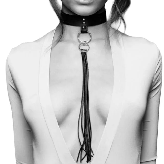 Choker BIJOUX INDISCRETS Maze Tassel Choker. design cu inele metalice și franjuri lungi. din piele ecologică. negru